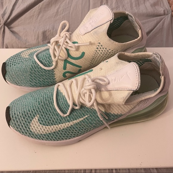 Nike Air 270 Flyknit ‘IGLOO’ - Picture 4 of 7